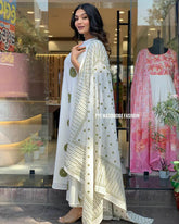 Women Whitw Ethnic Motifs Kurta with Trousers & Dupatta