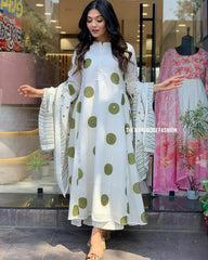 Women Whitw Ethnic Motifs Kurta with Trousers & Dupatta