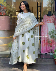 Women Whitw Ethnic Motifs Kurta with Trousers & Dupatta