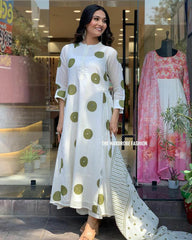 Women Whitw Ethnic Motifs Kurta with Trousers & Dupatta