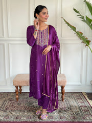 Women Embroidered Rayon Slub kurta set