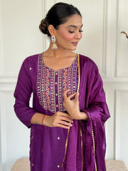 Women Embroidered Rayon Slub kurta set